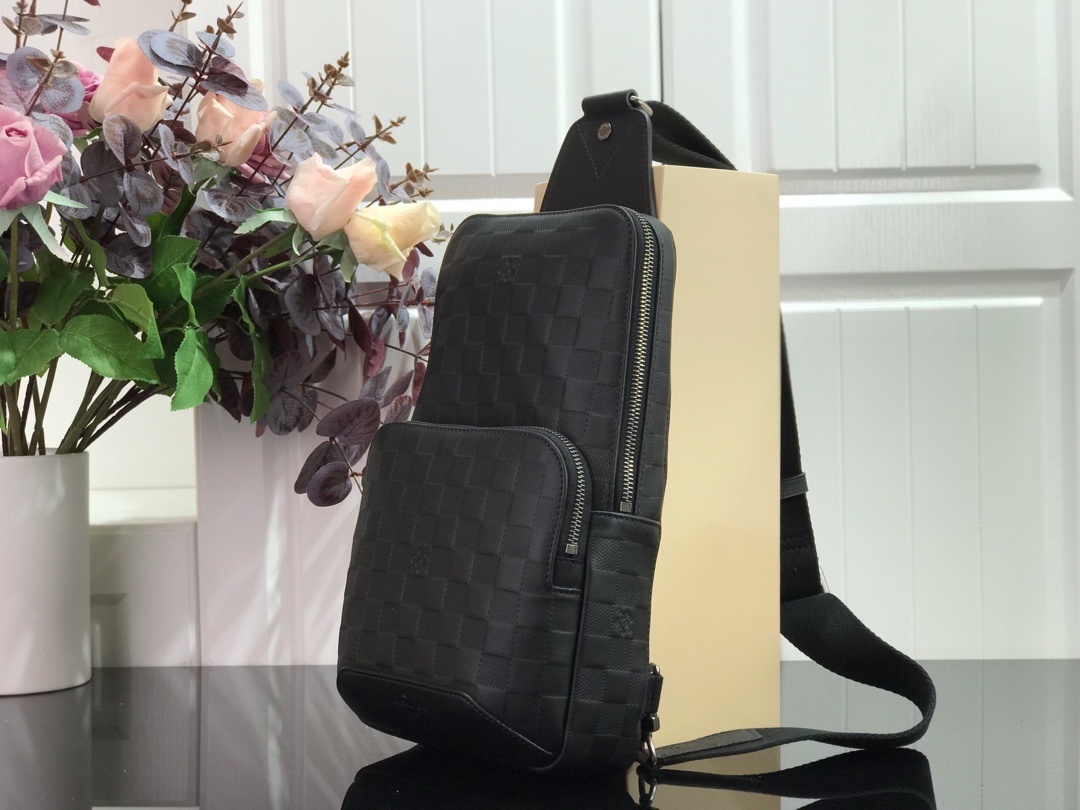 LV AVENUE SLING BAG N41720