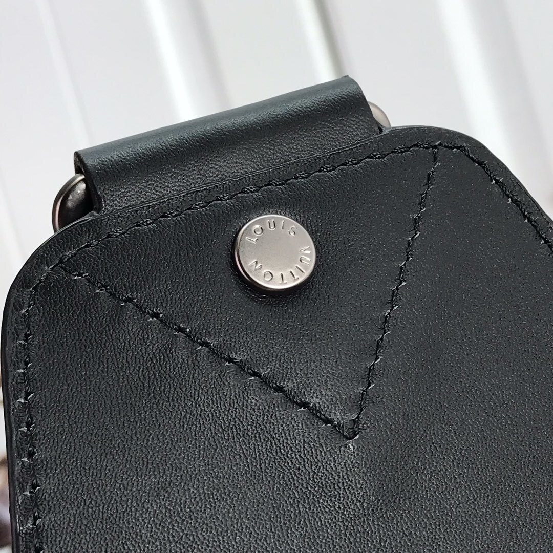 LV AVENUE SLING BAG N41720