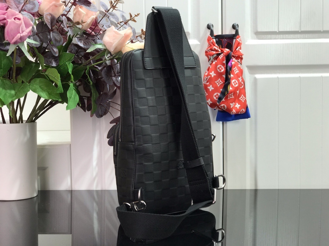 LV AVENUE SLING BAG N41720