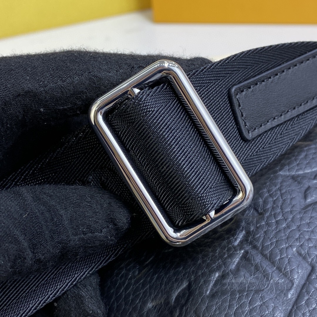 LV AVENUE SLINGBAG M59926 