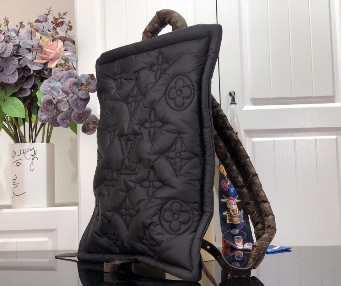 LV BACKPACK M58981 
