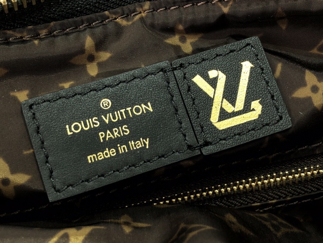 LV BACKPACK M58981 
