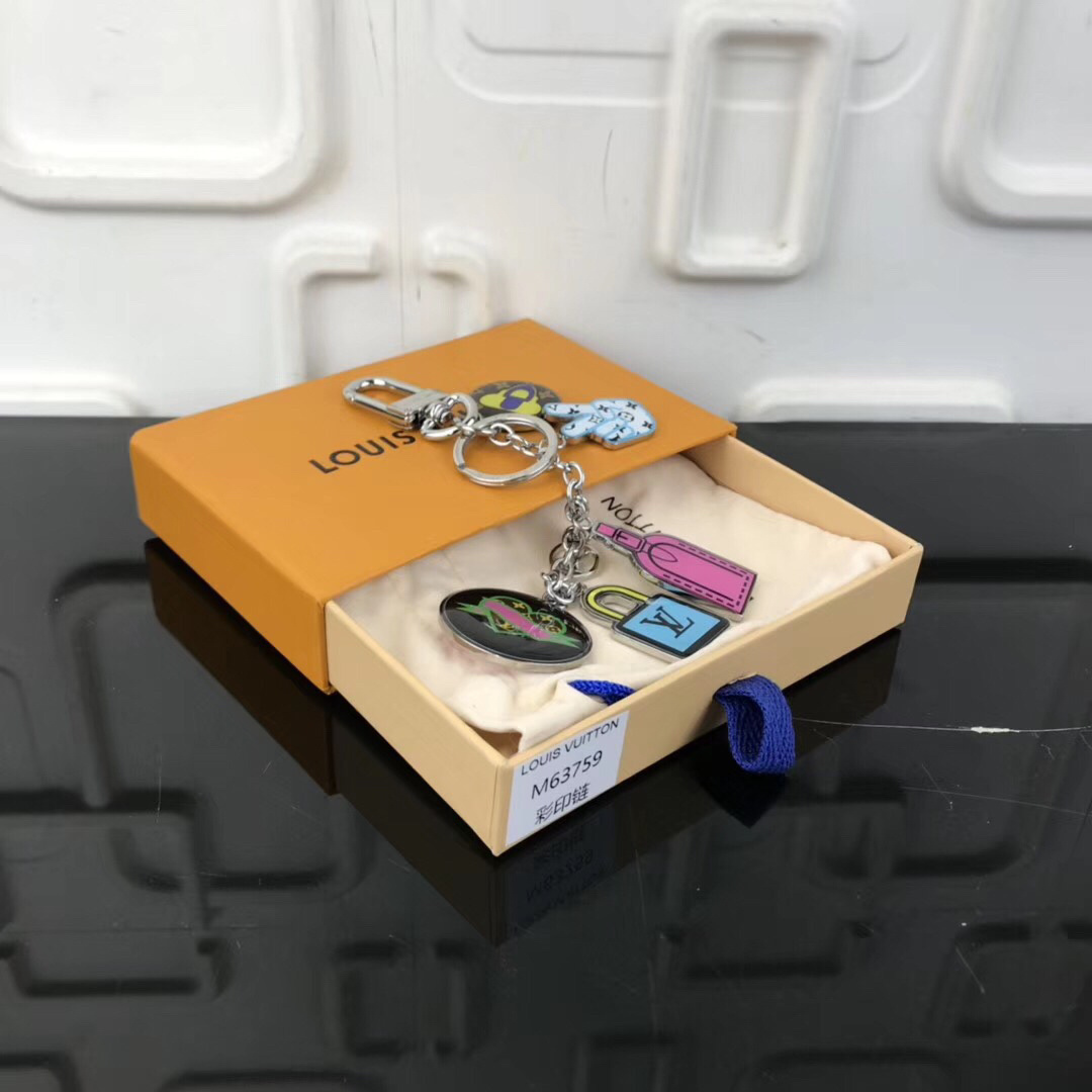 LV BAG CHARM AND KEY HOLDER M63759