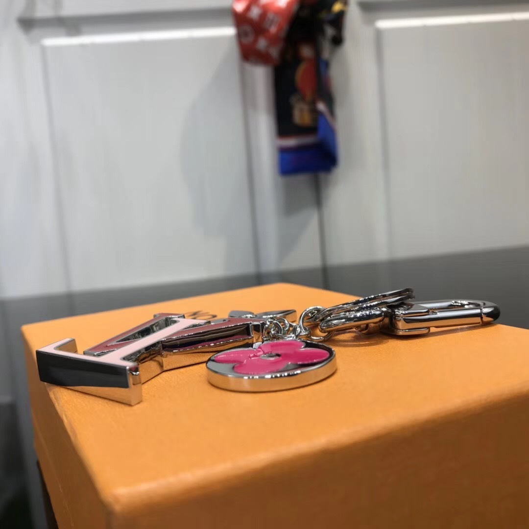 LV BAG CHARM AND KEY HOLDER M67286
