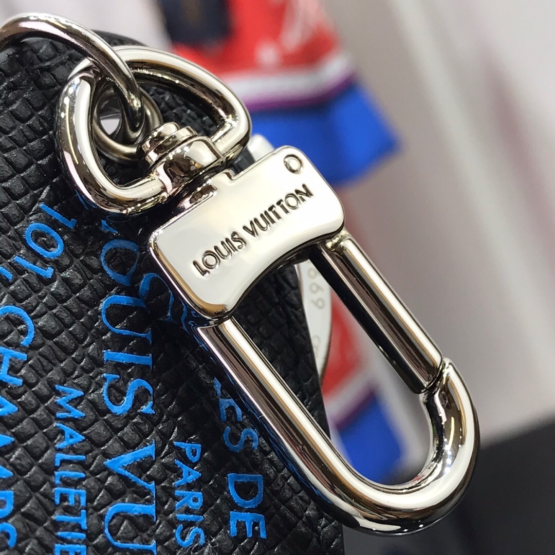LV BAG CHARM AND KEY HOLDER M68669
