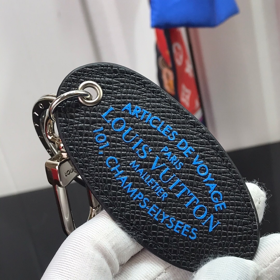 LV BAG CHARM AND KEY HOLDER M68669