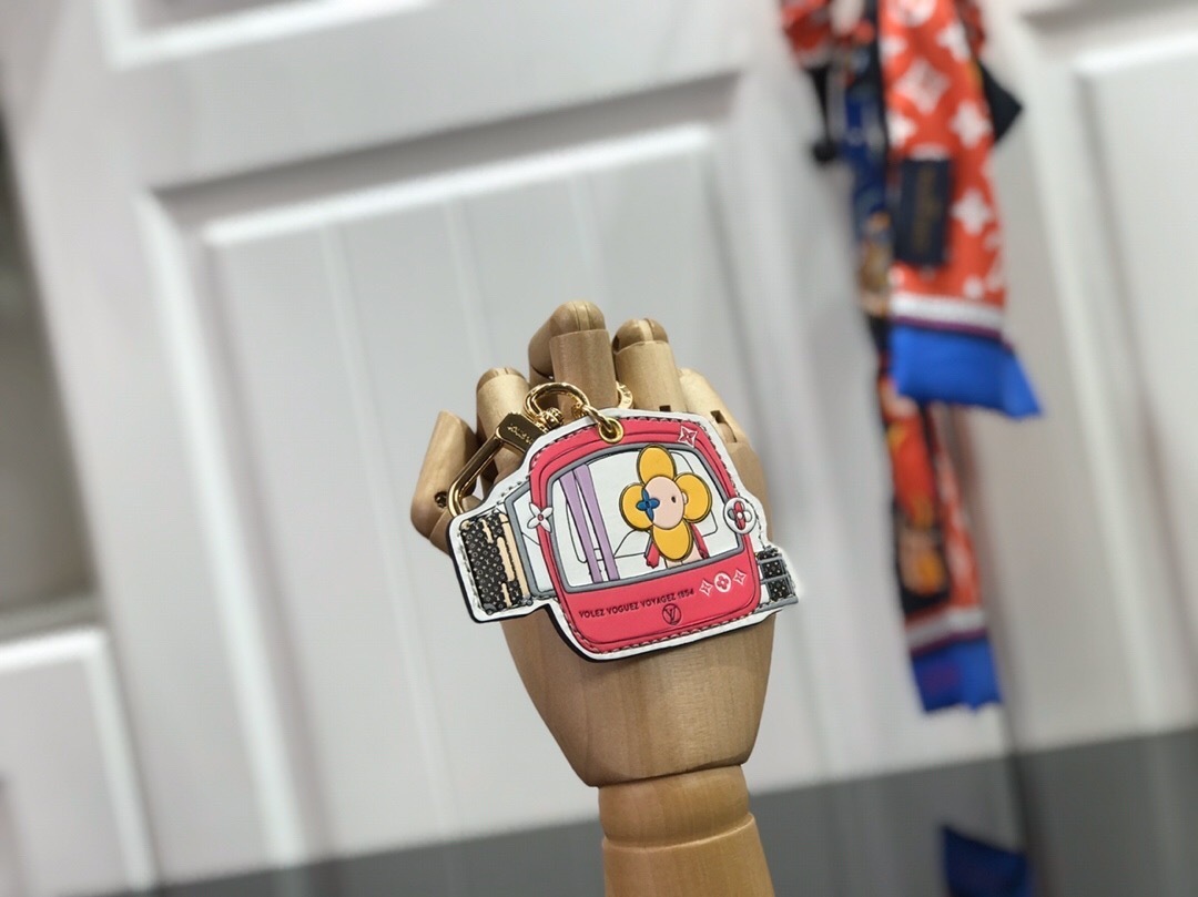 LV BAG CHARM AND KEY HOLDER M68865