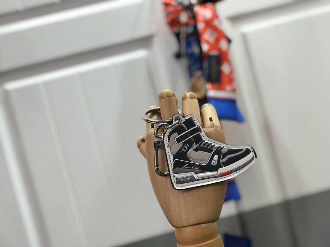 LV BAG CHARM AND KEY HOLDER M68865