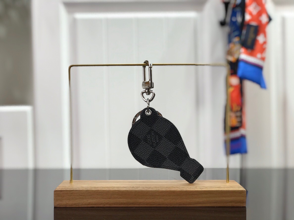 LV BAG CHARM AND KEY HOLDER M68865