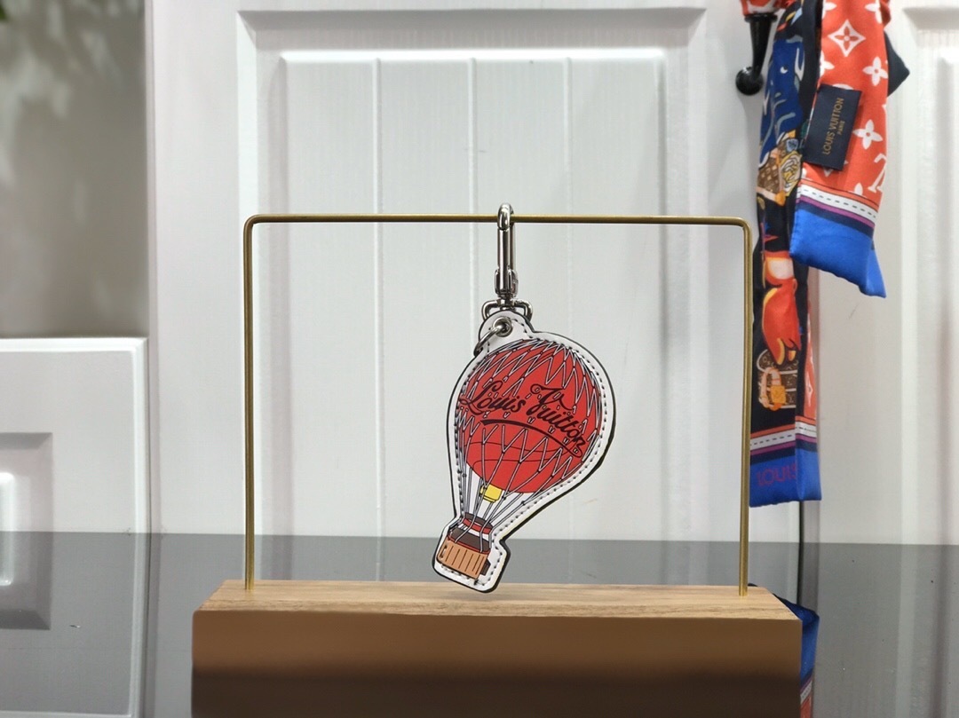 LV BAG CHARM AND KEY HOLDER M68865