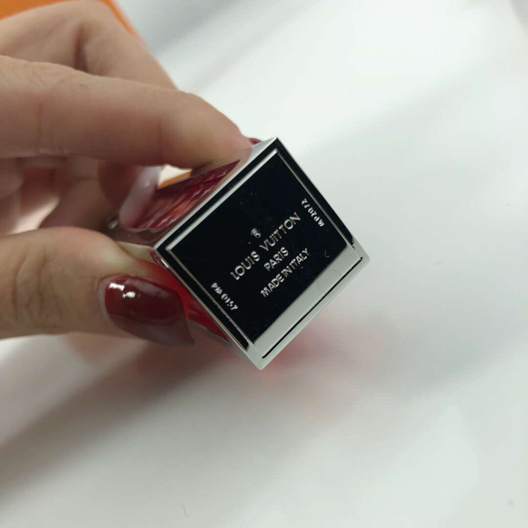 LV BAG CHARMS AND KEY CHAINS MP2072