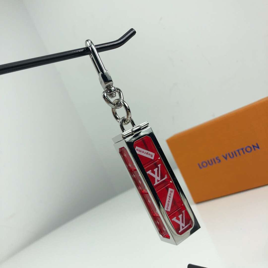 LV BAG CHARMS AND KEY CHAINS MP2072