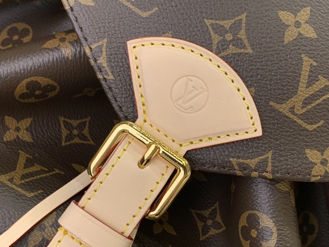 LV Bakcpack m11197 