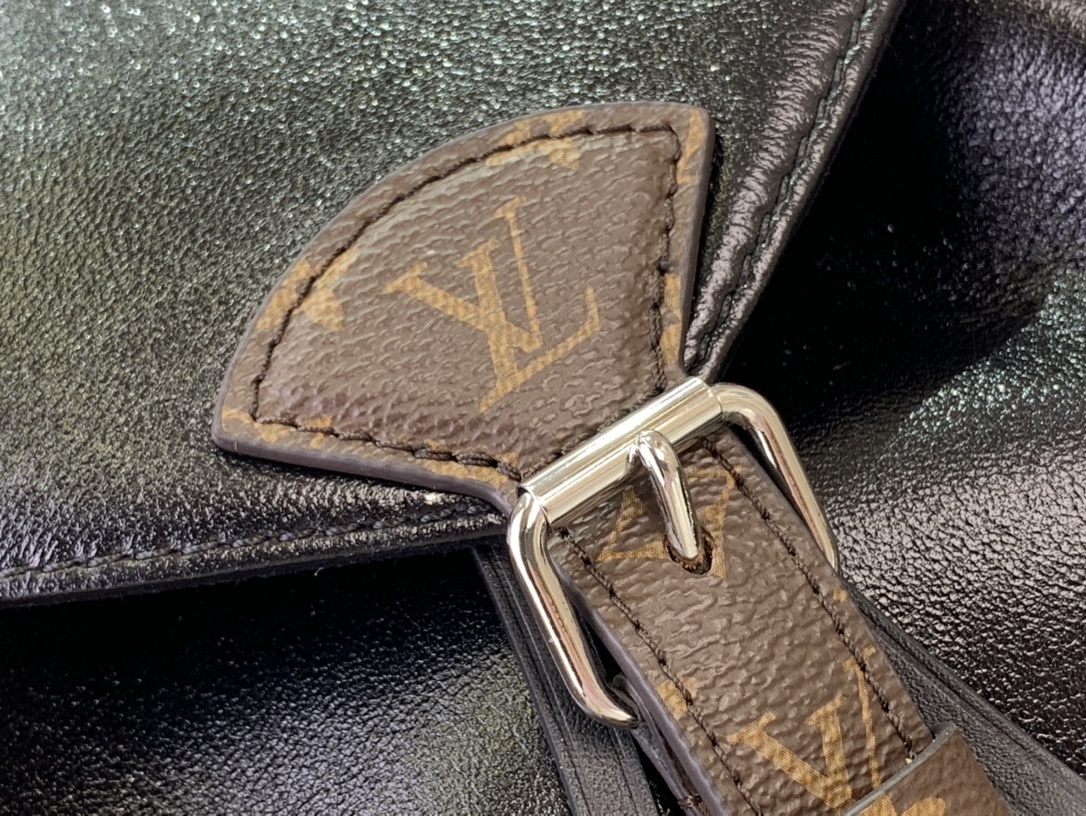 LV Bakcpack M12587 