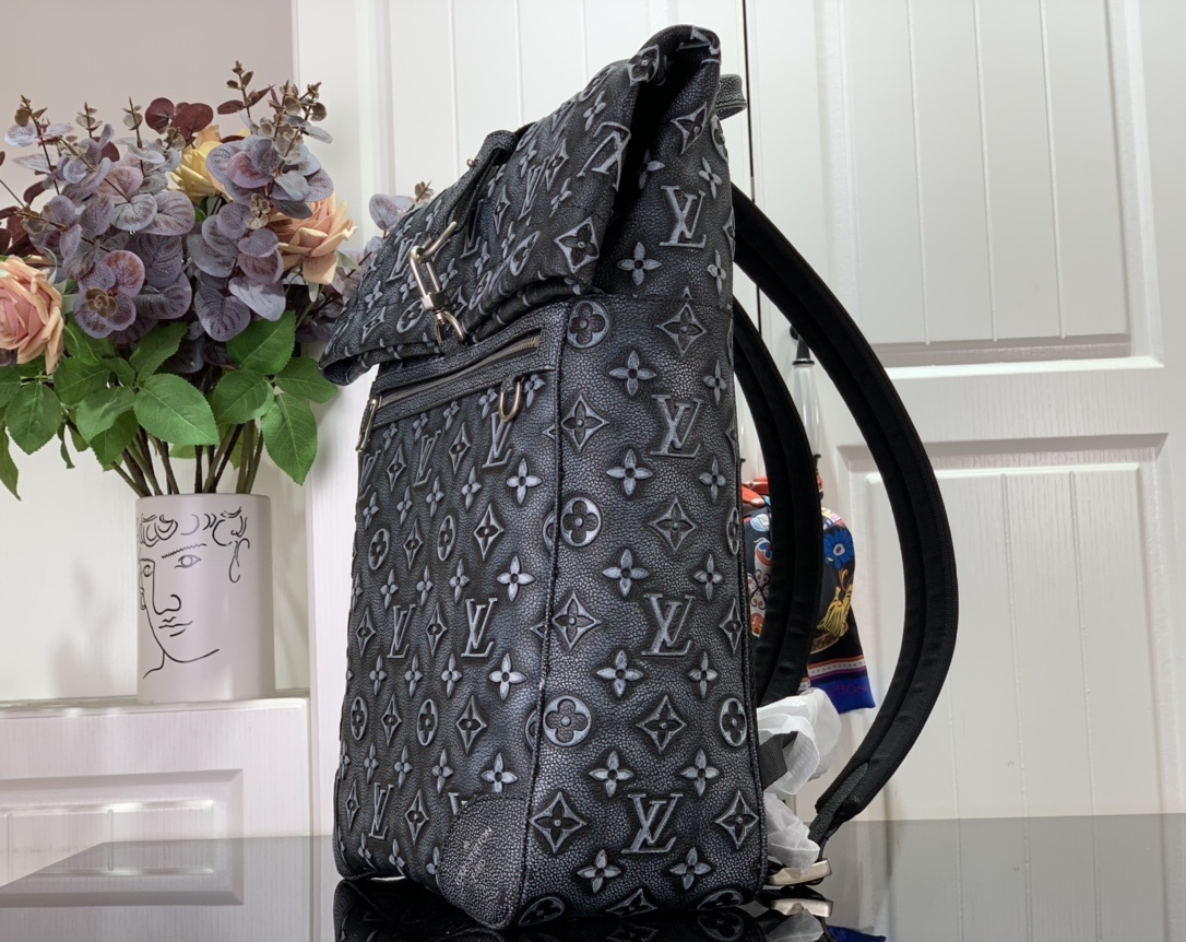 LV Bakcpack m21359 
