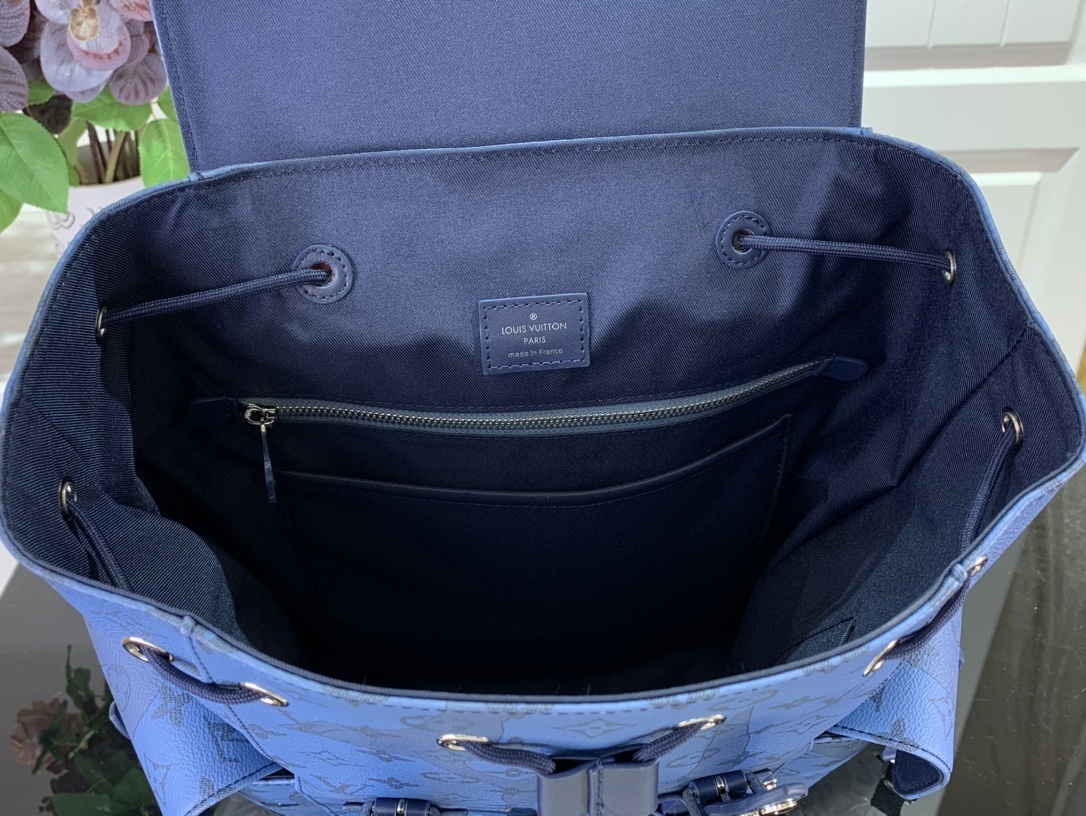 LV Bakcpack m22636 