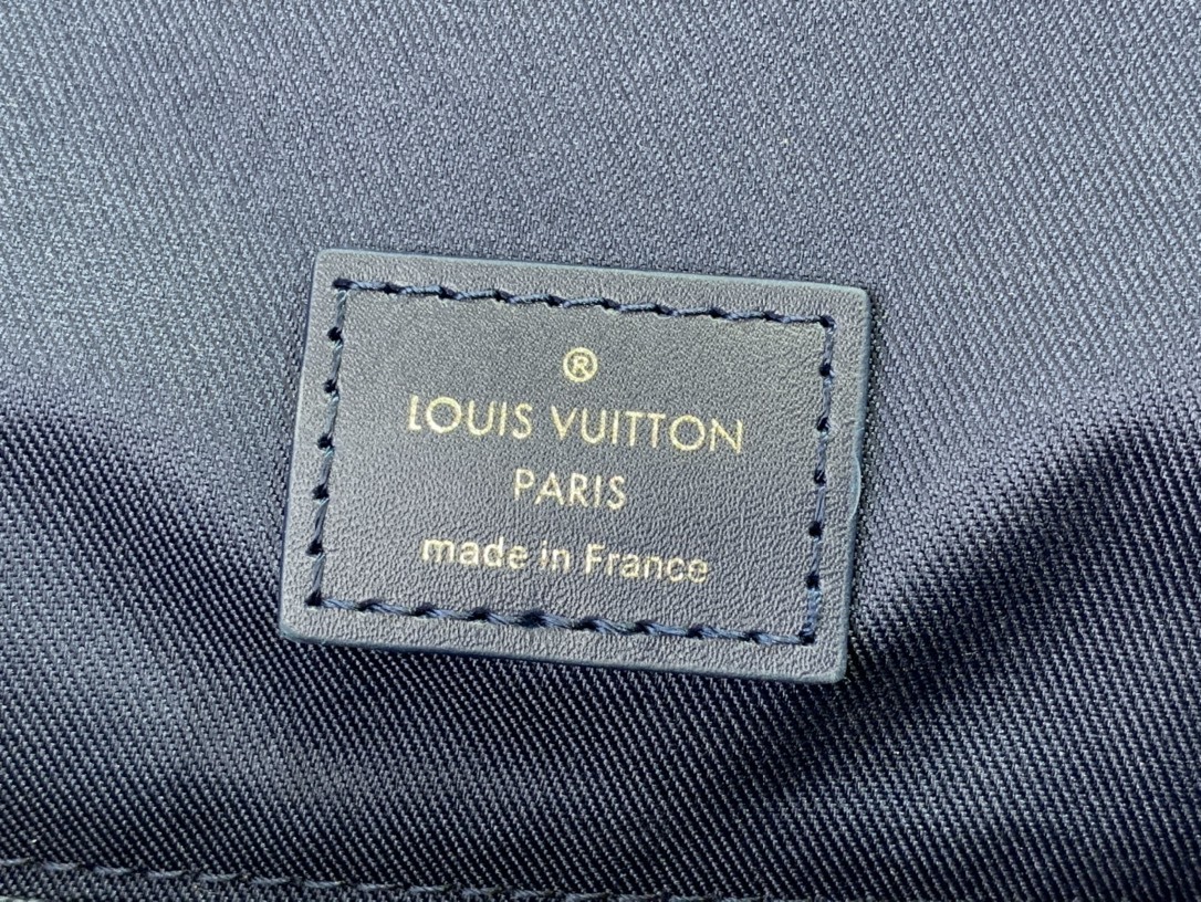 LV Bakcpack m22636 