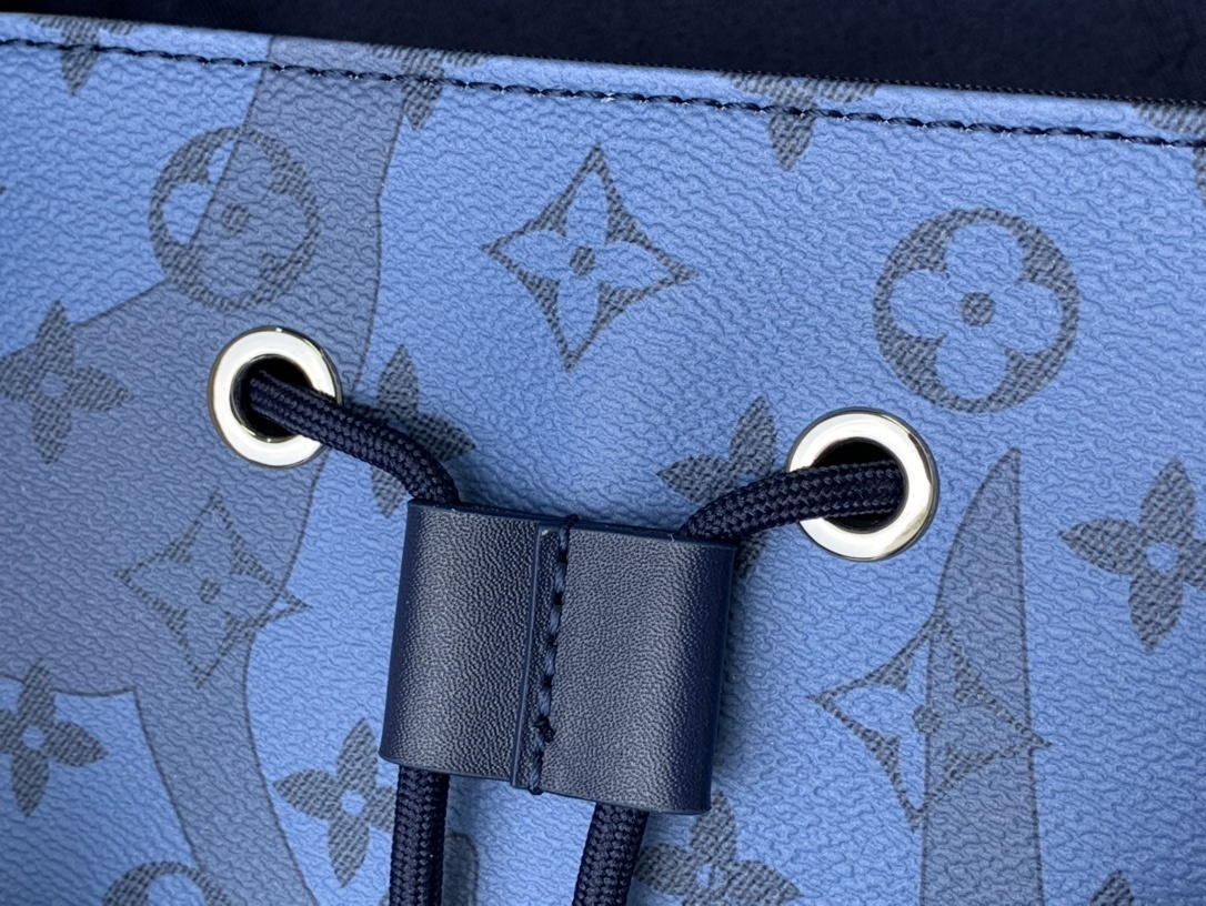 LV Bakcpack m22636 