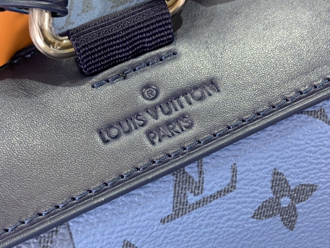 LV Bakcpack m22636 