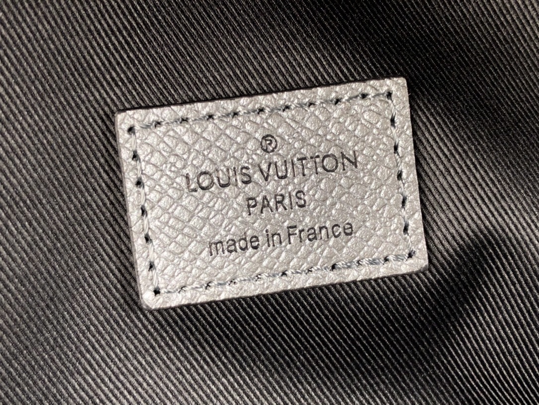 LV Bakcpack m30835