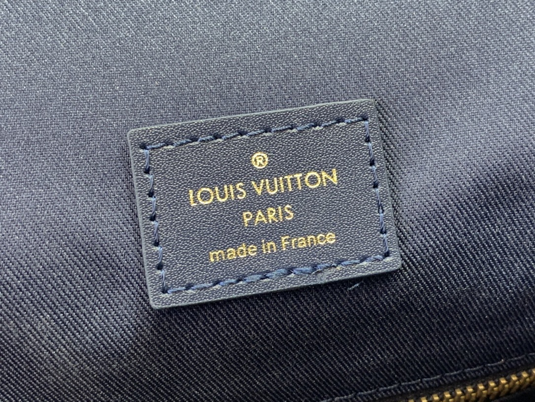LV Bakcpack m41379A
