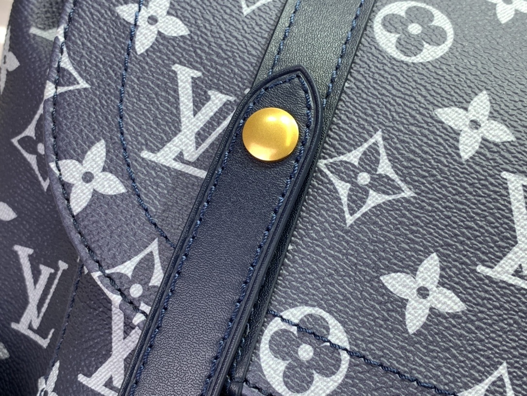 LV Bakcpack m41379A