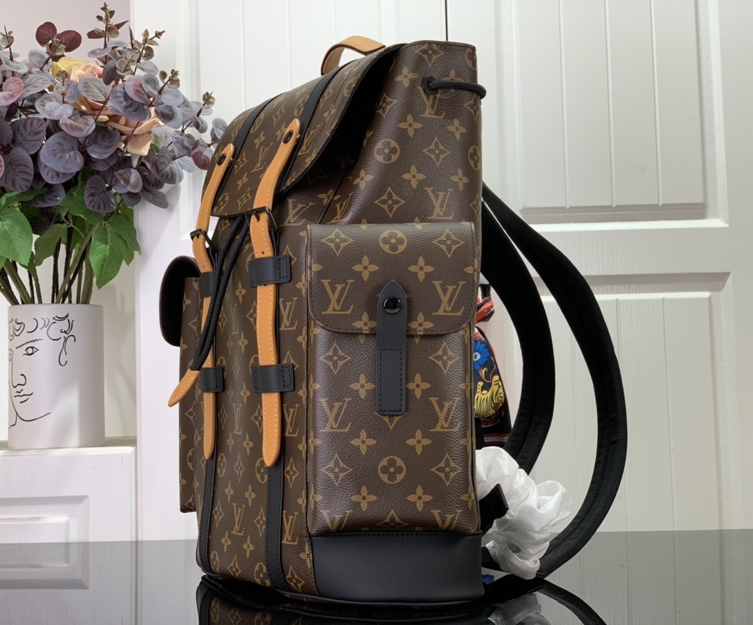 LV Bakcpack M46686 