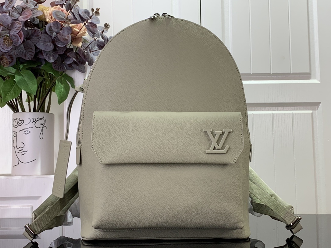 LV Bakcpack m57079 