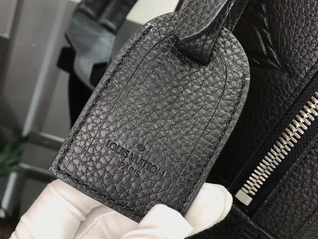 LV Bakcpack M57288T