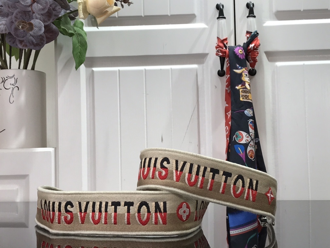 LV BANDOULIERE J02506 