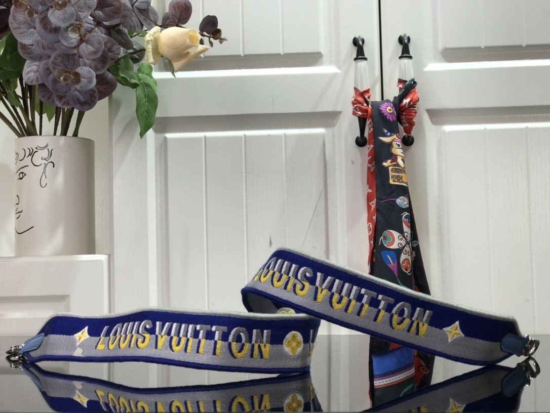 LV BANDOULIERE J02506 