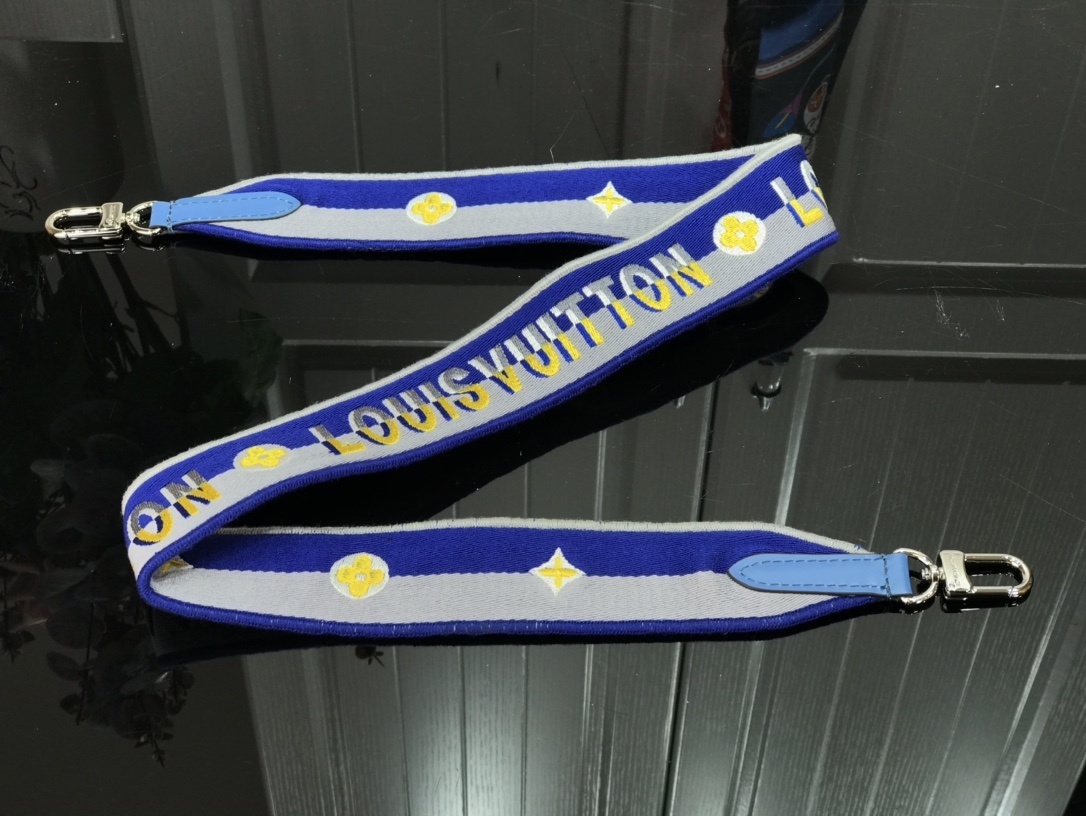 LV BANDOULIERE J02506 