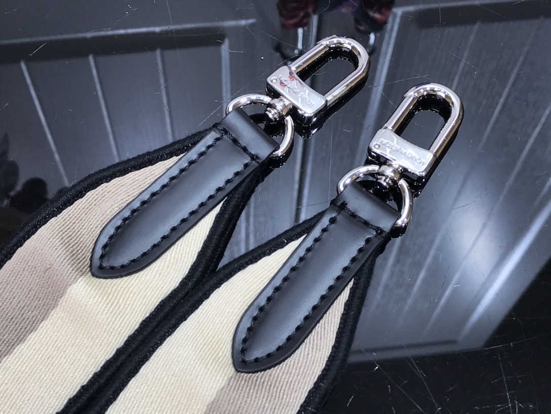 LV BANDOULIERE J02506 