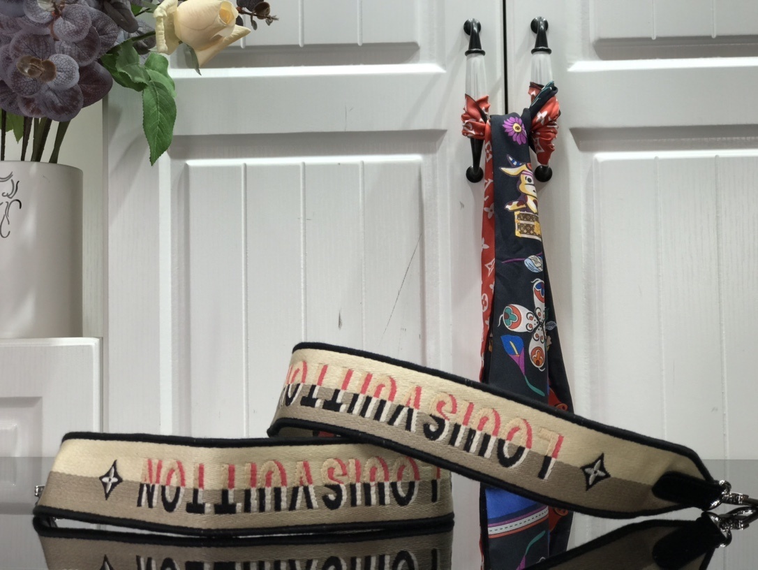 LV BANDOULIERE J02506 