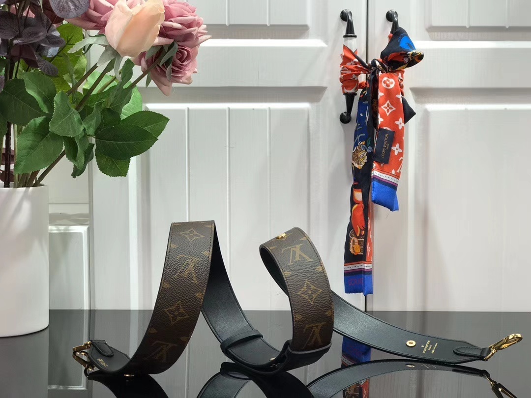 LV BANDOULIERE Shoulder Strap J02465