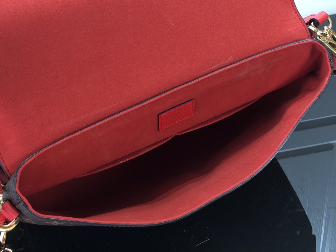 LV BEAUBOURG MM M43953