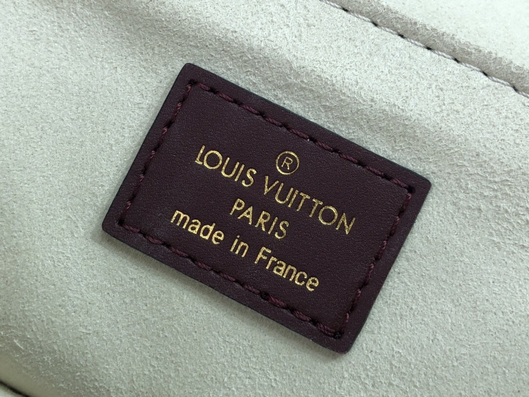 LV BEAUBOURG MM M43953