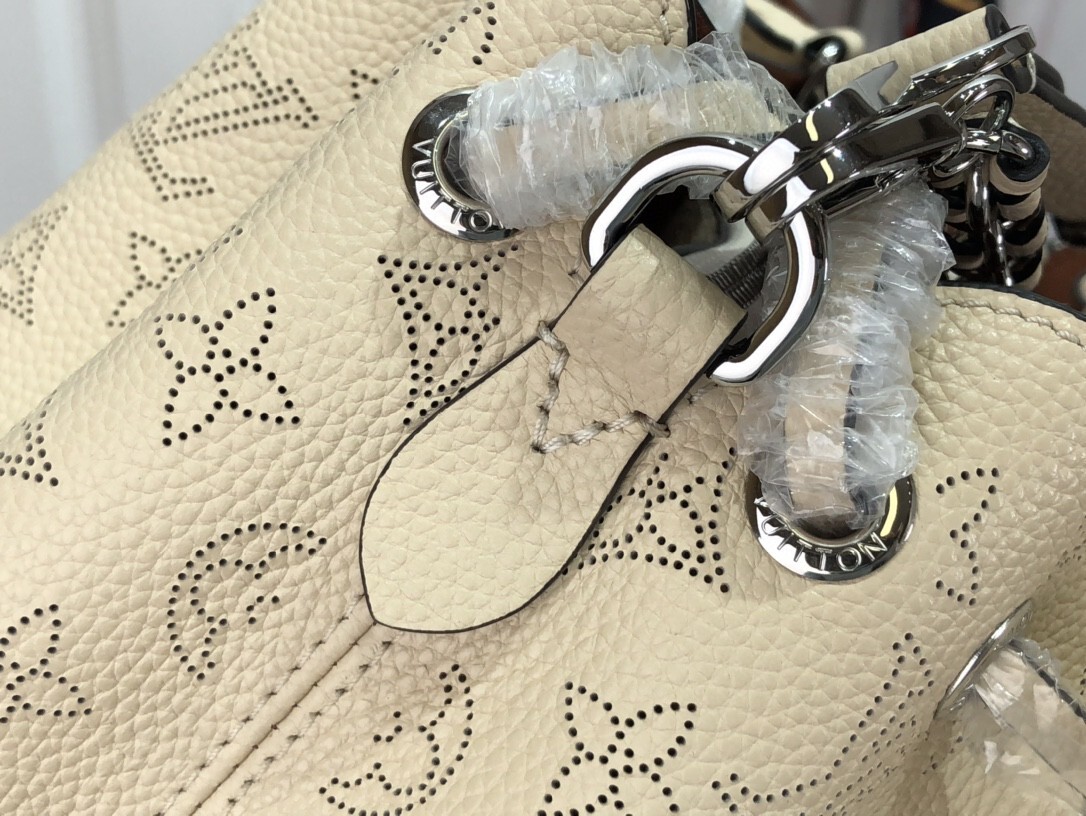 LV BELLA TOTE M59200