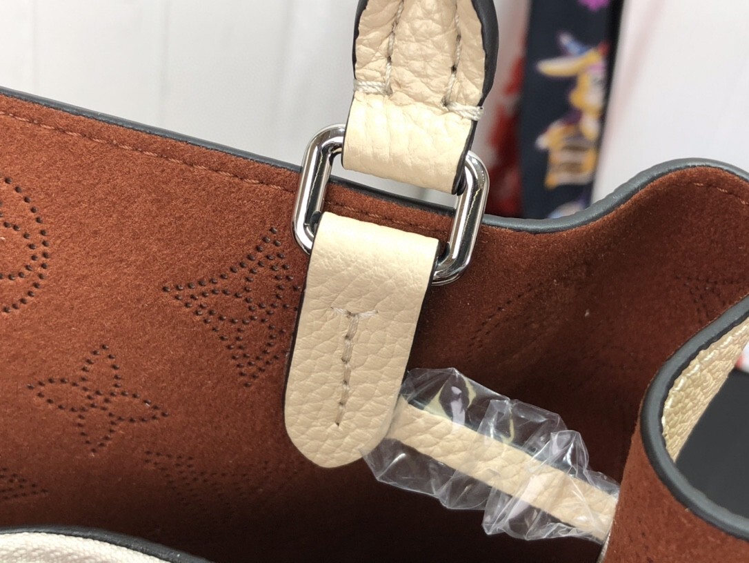 LV BELLA TOTE M59200