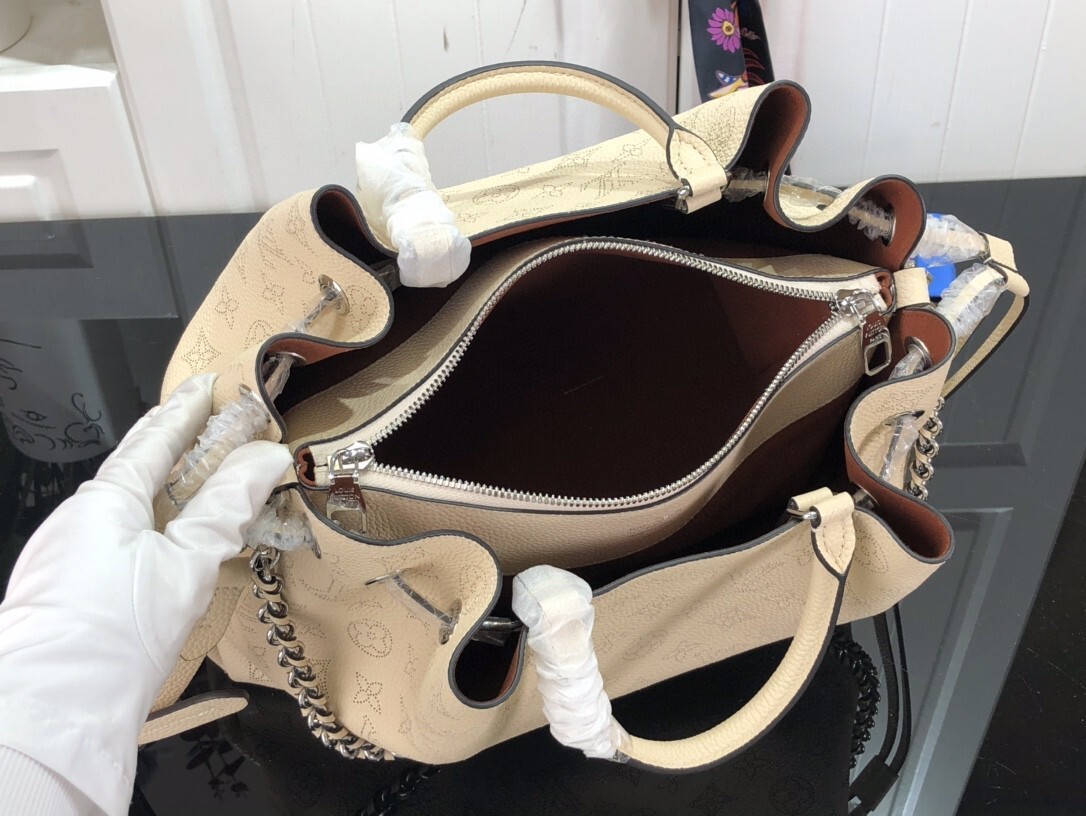 LV BELLA TOTE M59200