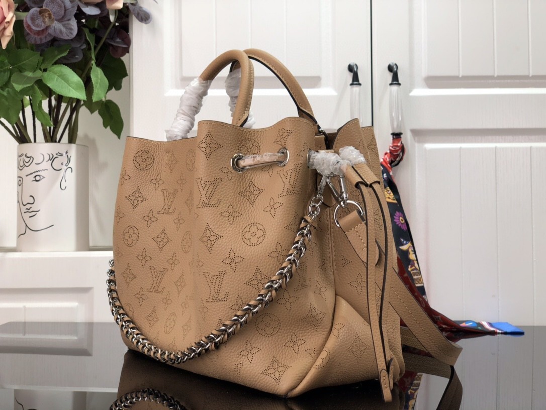 LV BELLA TOTE M59200