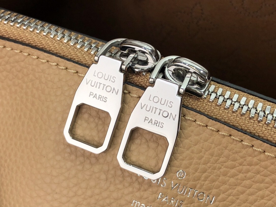 LV BELLA TOTE M59200