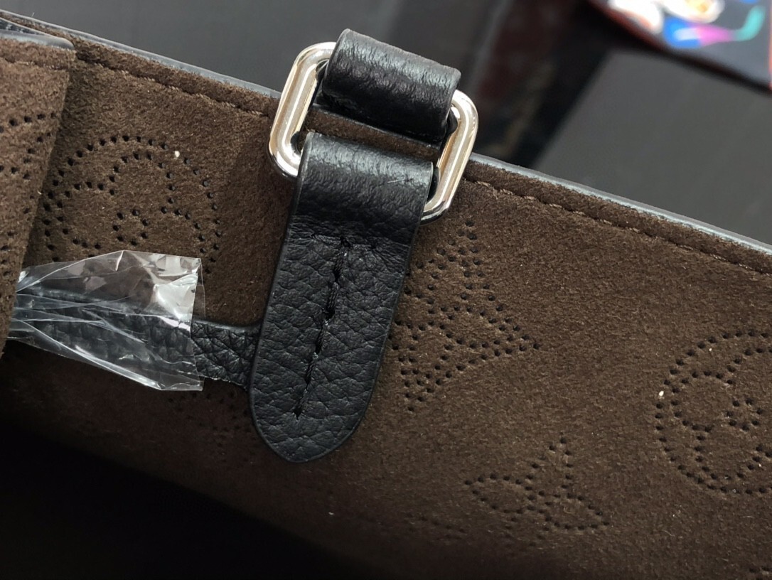 LV BELLA TOTE M59200