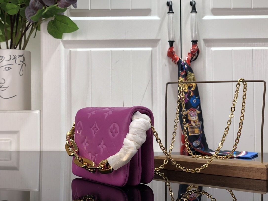 LV BELTBAG COUSSIN M81127 