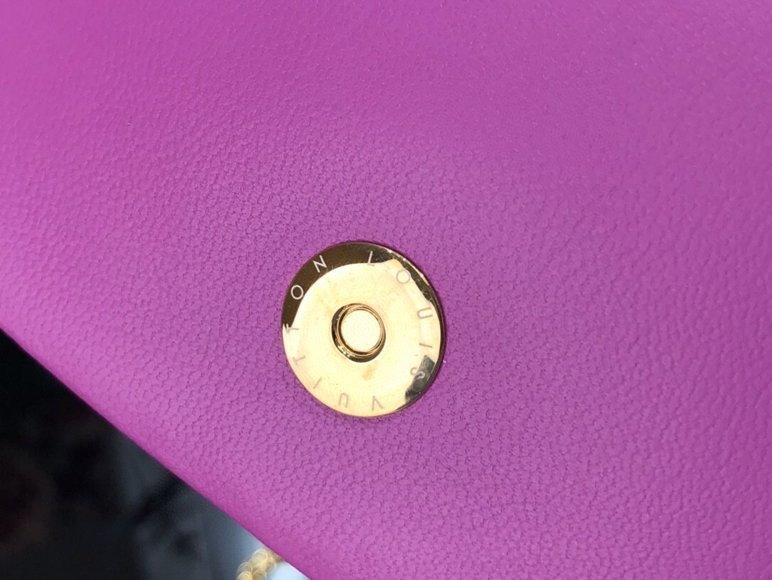 LV BELTBAG COUSSIN M81127 