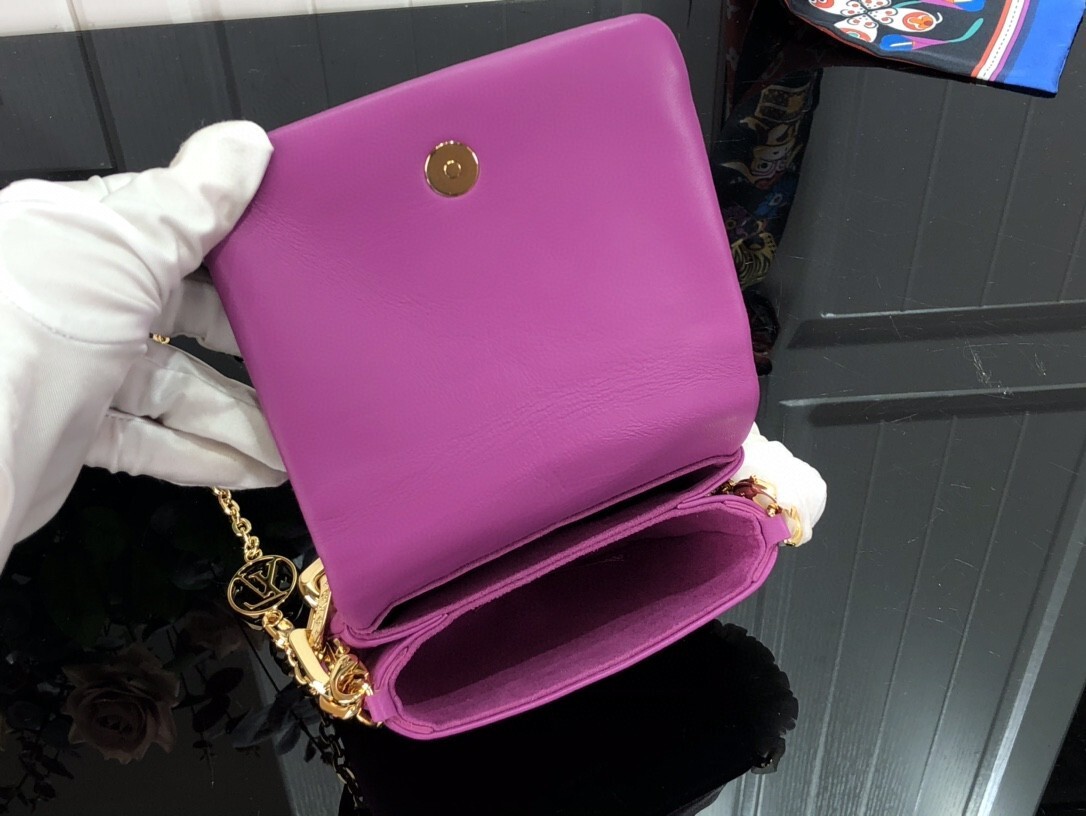 LV BELTBAG COUSSIN M81127 