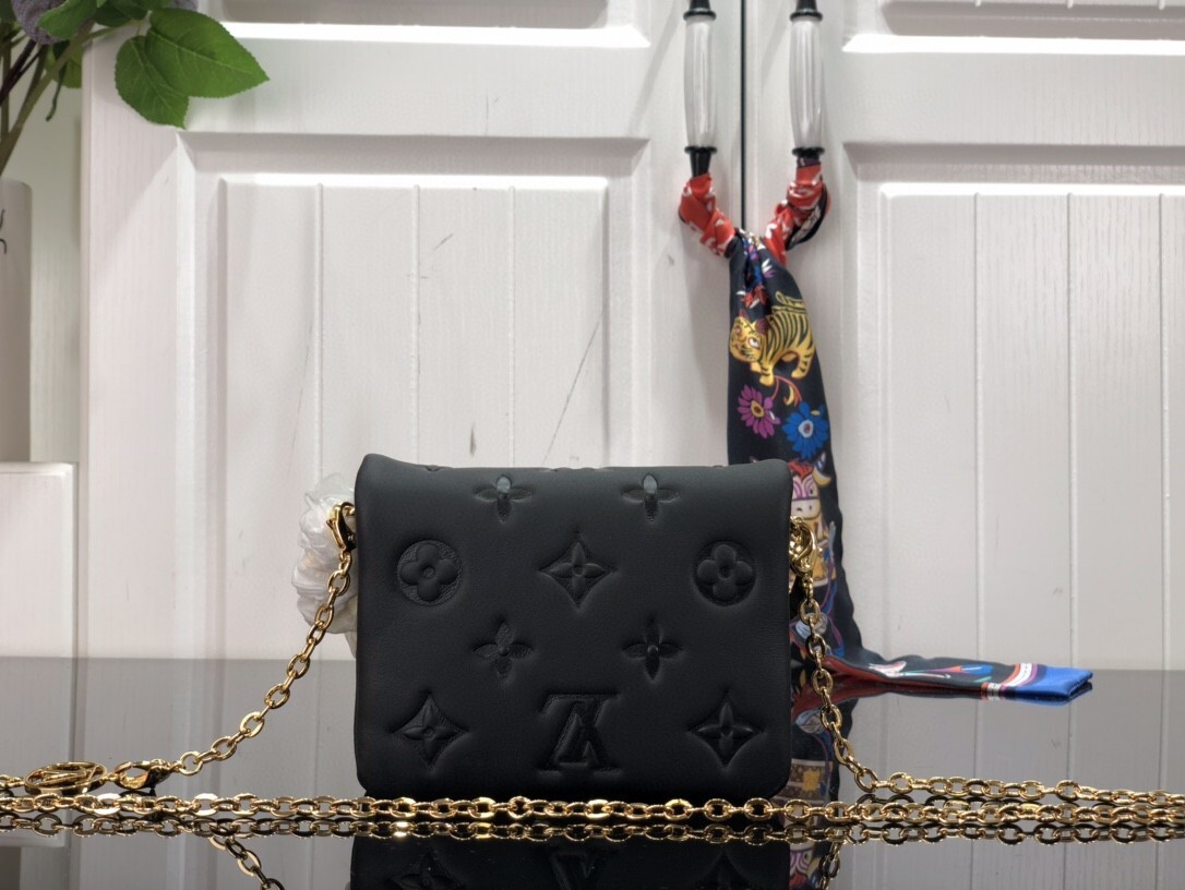 LV BELTBAG COUSSIN M81127 