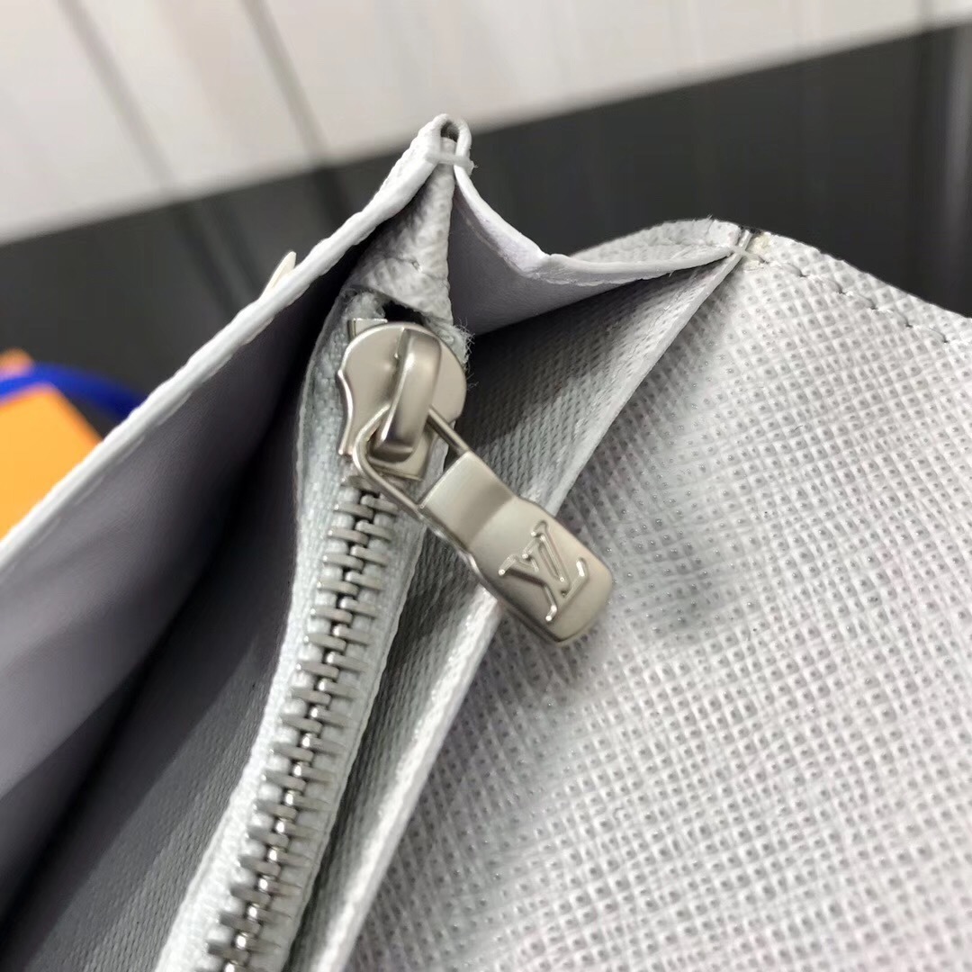 LV BERAZZA wallet M67823