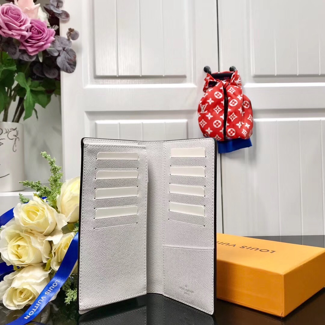 LV BERAZZA wallet M67823