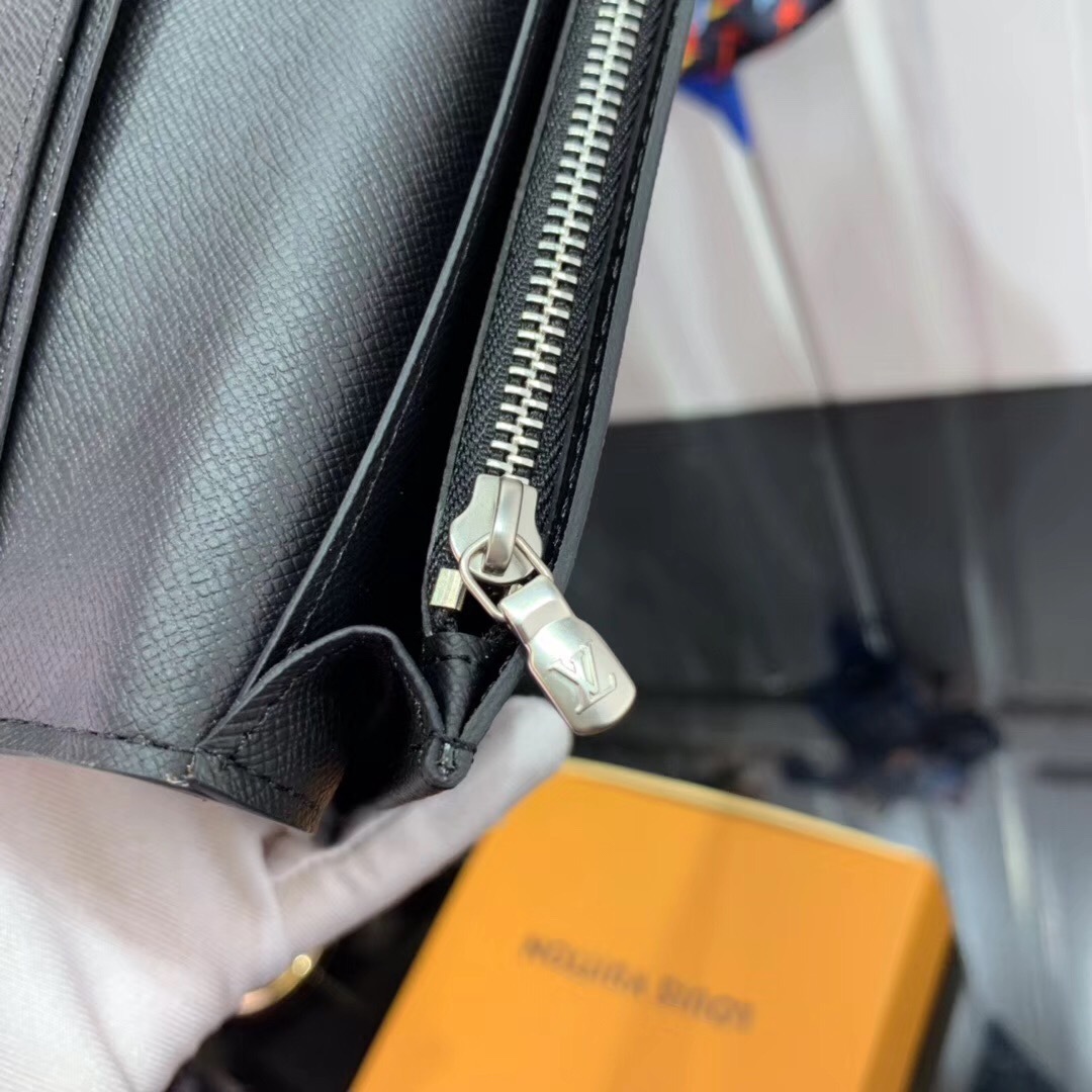 LV BERAZZA wallet M67823